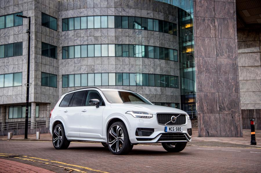 Volvo XC90 T8 Twin Engine R-Design 2019 года  (UK) (фото 35 из 40)